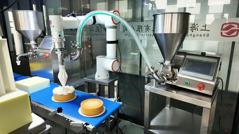 Robot tortadíszítő gép